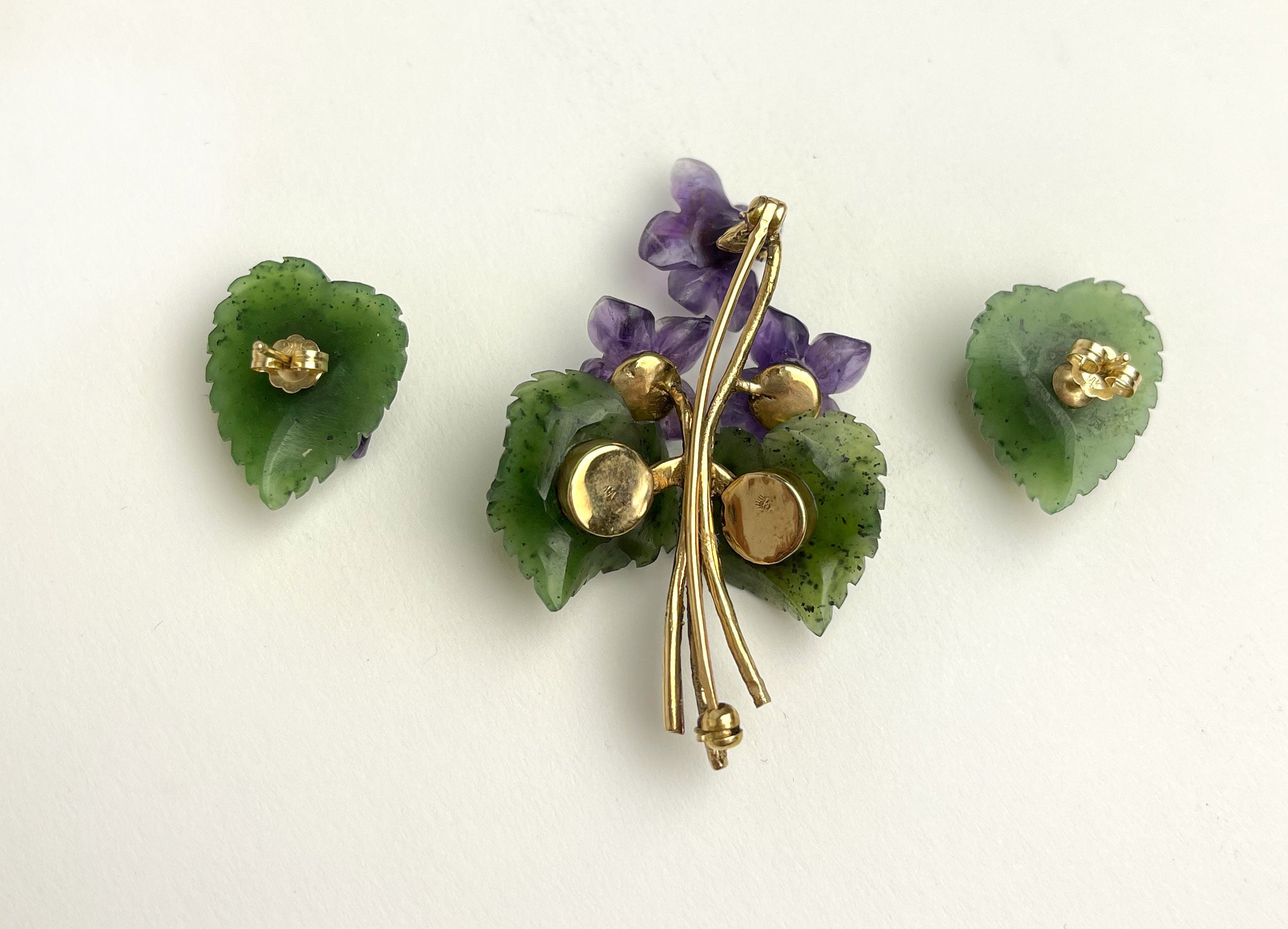 Set Of 14K Gold, Nephrite & Amethyst Earrings & Brooch