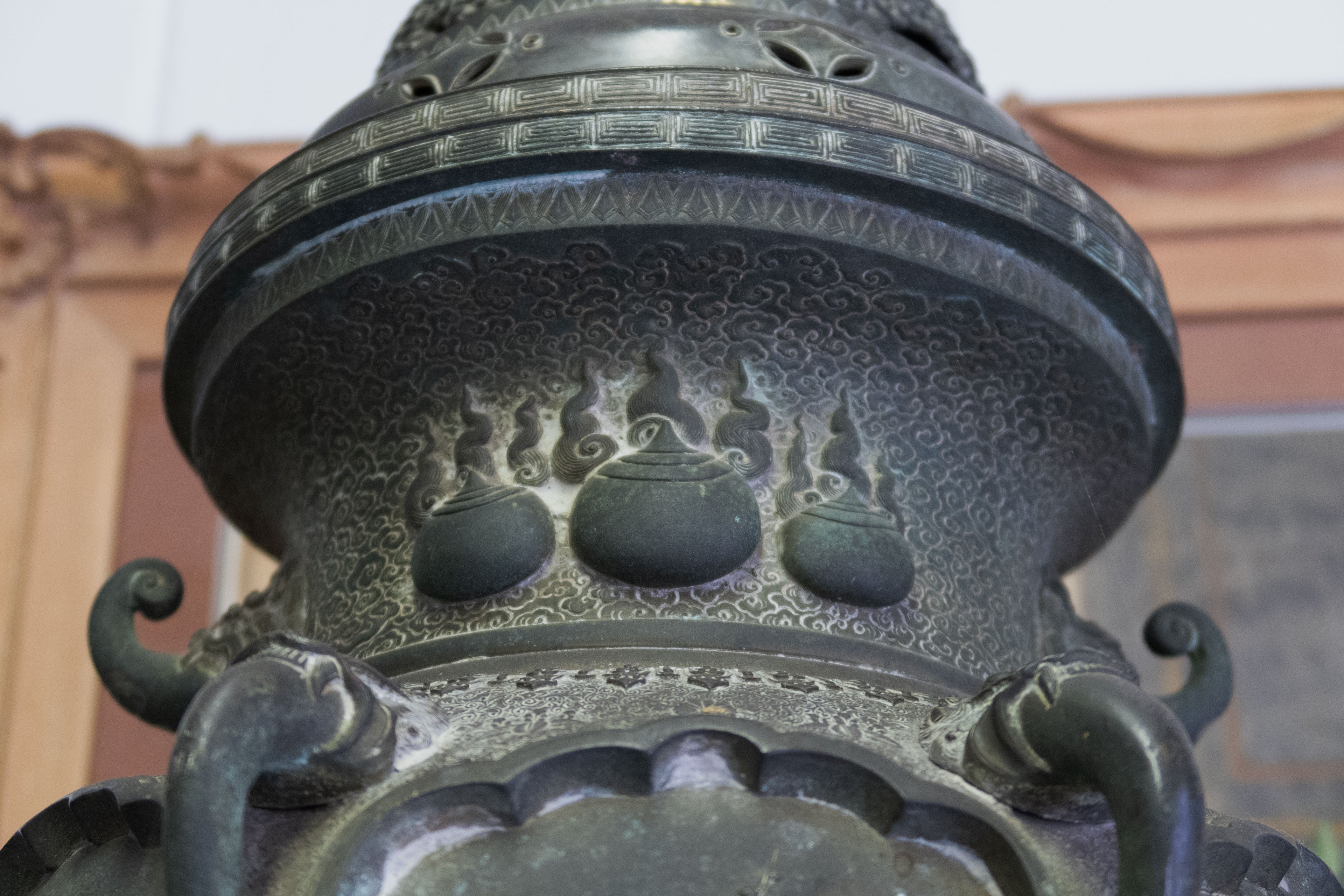 19th Century Palatial Japanese Meiji Period Hand chiseled Incense Burner Signed