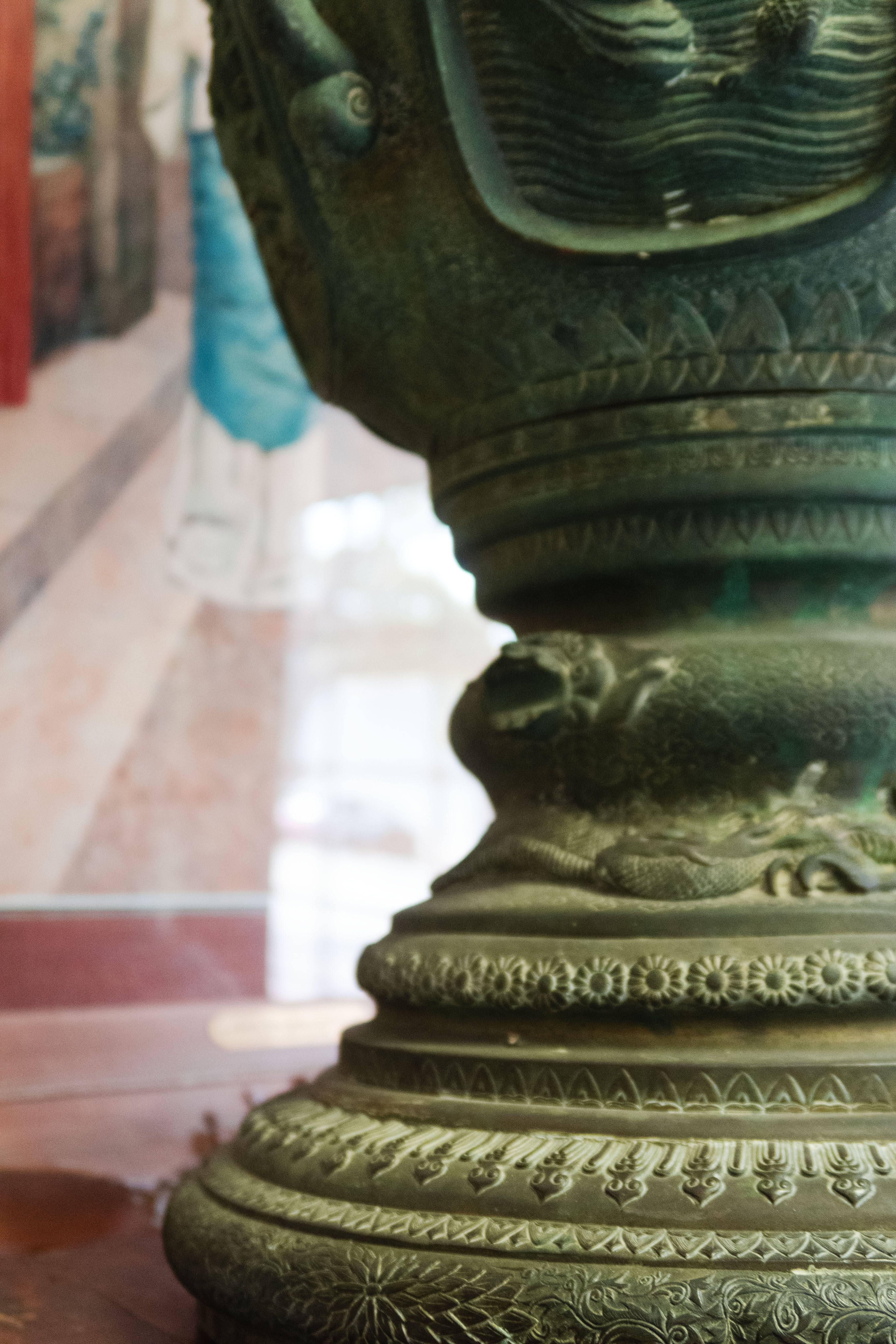 19th Century Palatial Japanese Meiji Period Hand chiseled Incense Burner Signed