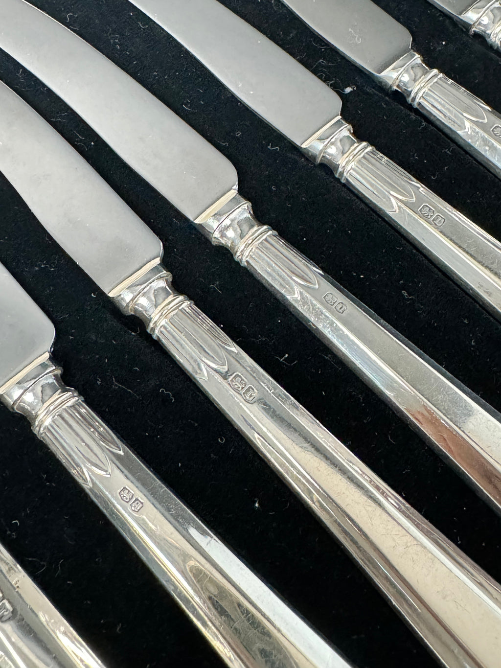 Lot Of 2 Sets Of Dessert Fork & Knife Set, British, 19th Century