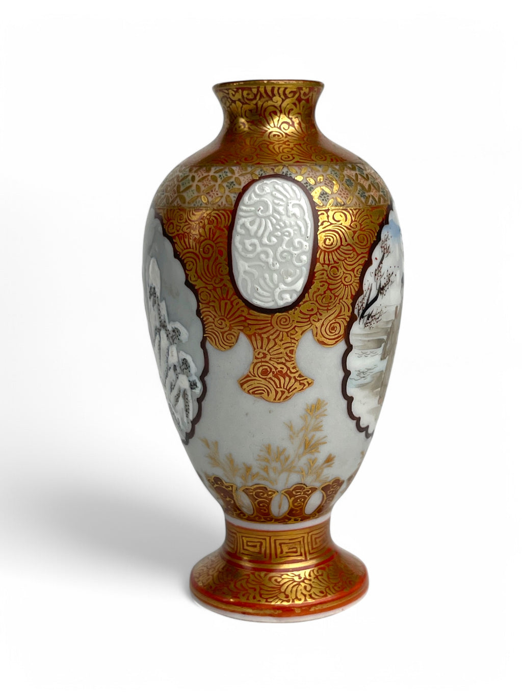 A Japanese Meiji Hand Painted Satsuma Porcelain Vase