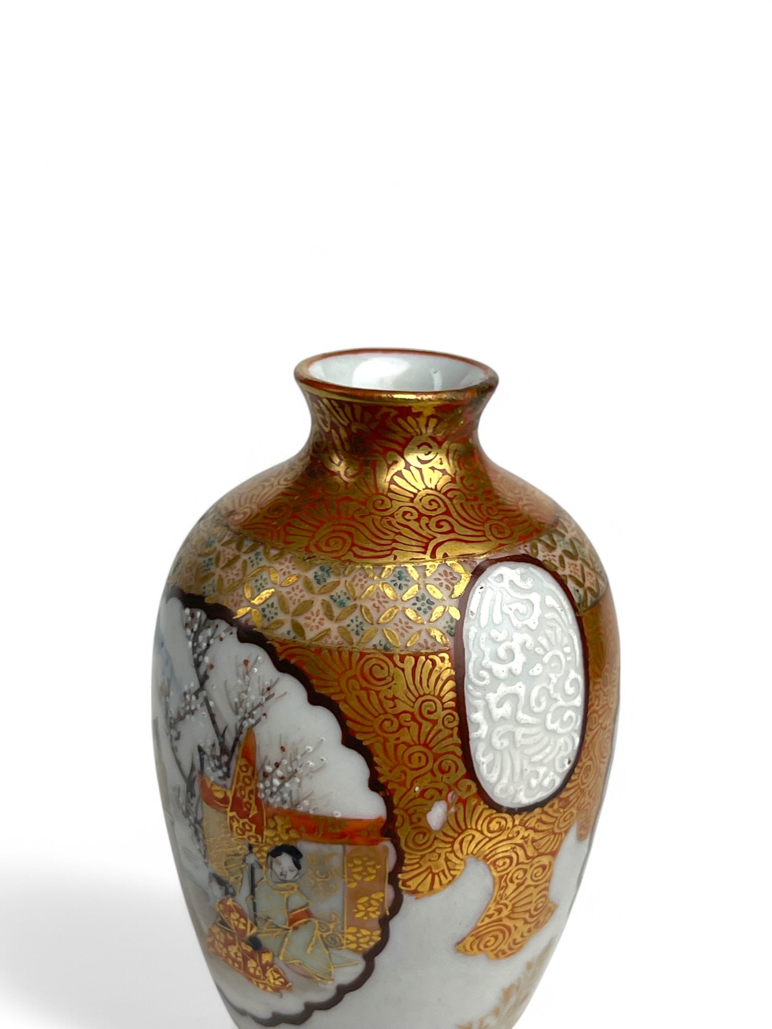A Japanese Meiji Hand Painted Satsuma Porcelain Vase